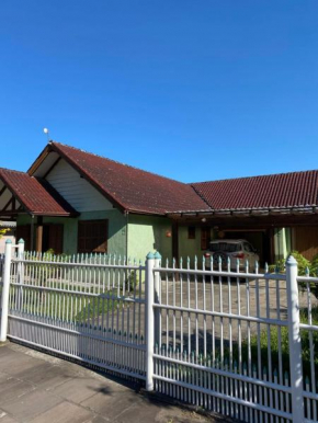 Casa de 3 quartos com lareira interna